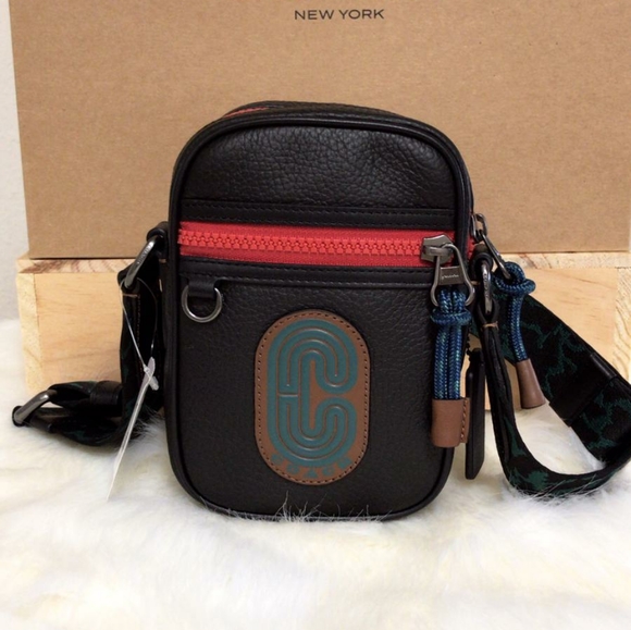 COACH Terrain Crossbody In Colorblock With Wavy An - Picture 2 of 6